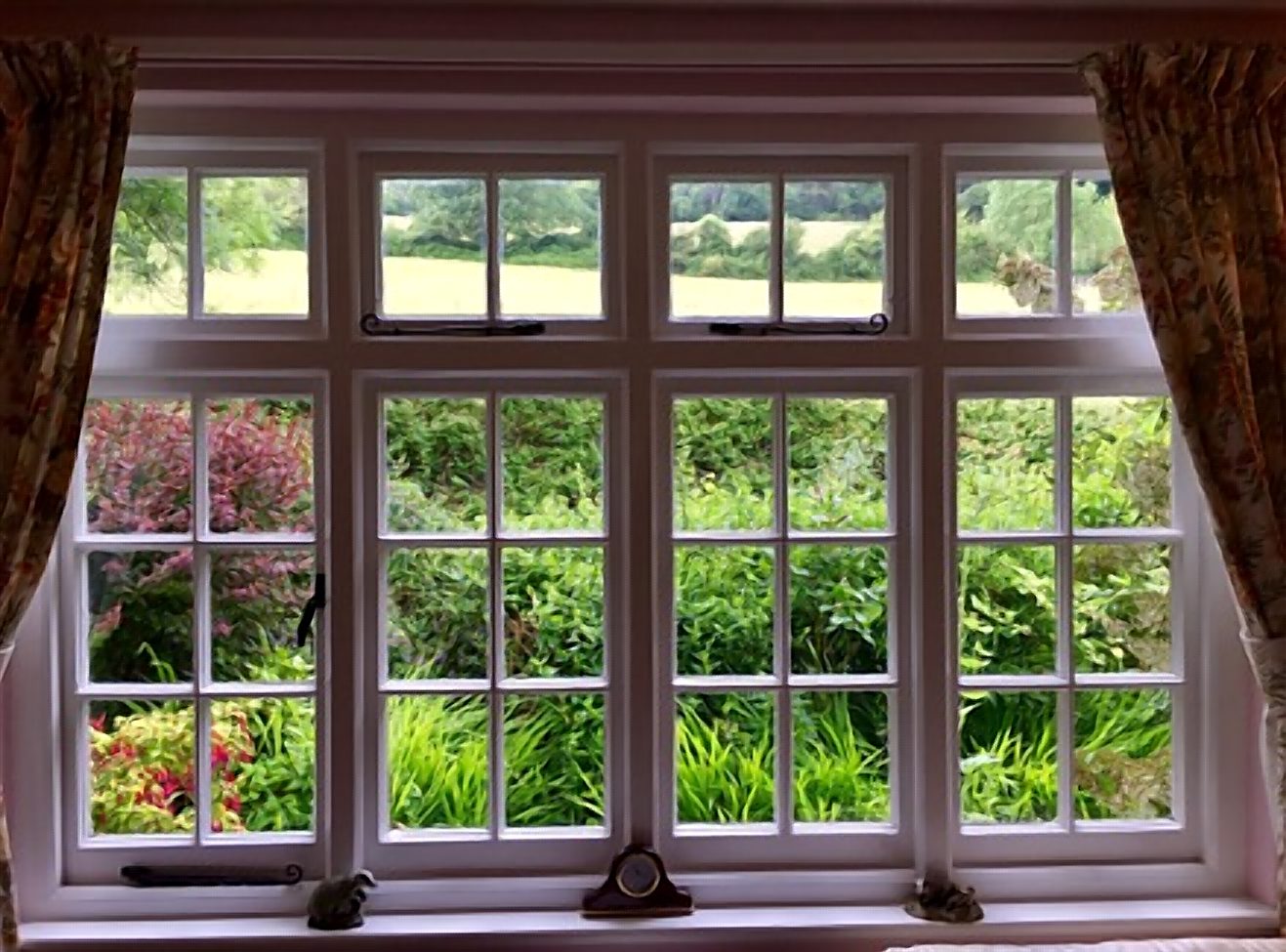 Pennywood Garden Cottage exterior and gardens
